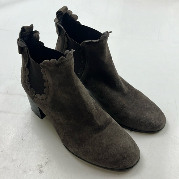 Kate Spade Scalloped Trim Heeled Chelsea Boots - Size 8 - G86-4 - Picture 2 of 8